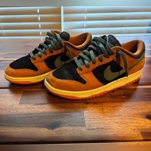 Nike Dunks Low (9M)